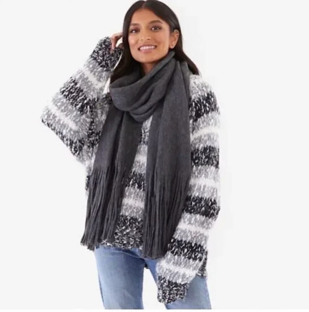 NWT Lucky Brand Gray Blanket Scarf Shawl Wrap Fringe Super Soft